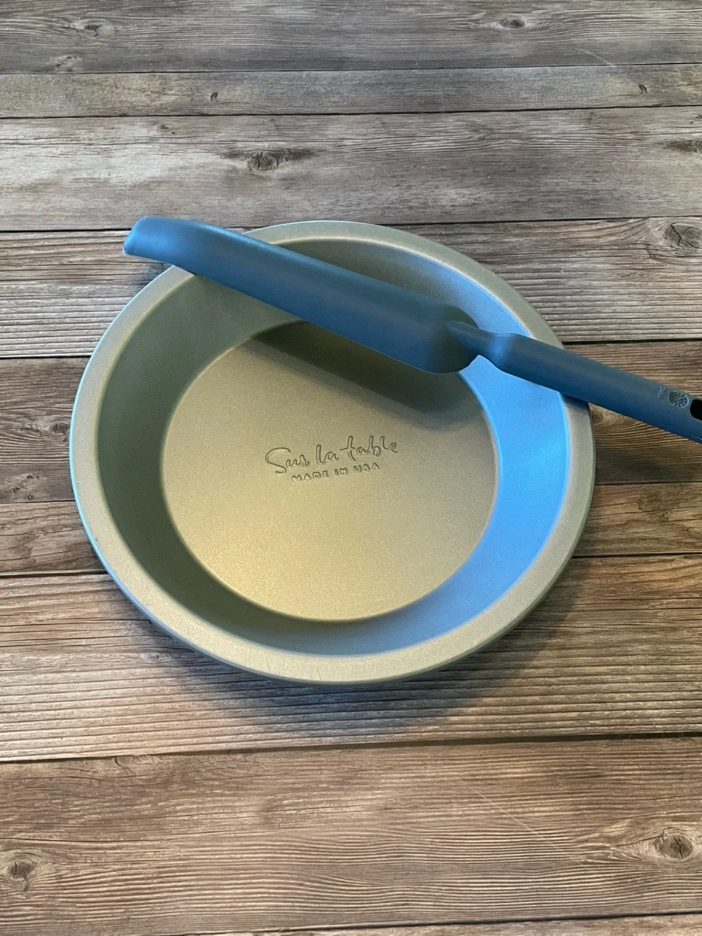 Sur La Table Pie Tin & Spatula